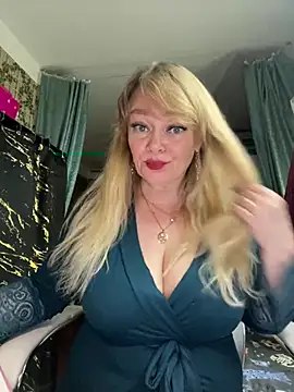 Sweet-blonde online show from June 13, 2026, 10:19 pm