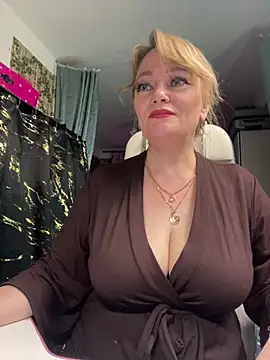 Sweet-blonde online show from June 21, 2026, 10:04 pm