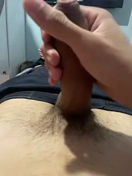 ooMiguel17CM online show from May 7, 2026, 3:22 am