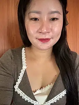 violet-00 online show from October 18, 2025, 1:40 am