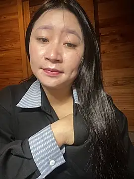 Snapshot of violet-00 chatting on February 16, 2026, 1:59 am violet-00 online show from February 16, 2026, 1:59 am