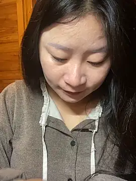 Snapshot of violet-00 chatting on March 11, 2026, 1:43 am violet-00 online show from March 11, 2026, 1:43 am