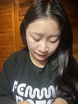 Snapshot of violet-00 chatting on March 13, 2026, 1:43 am violet-00 online show from March 13, 2026, 1:43 am