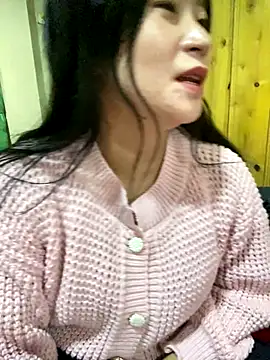 violet-00 online show from October 9, 2025, 1:50 am