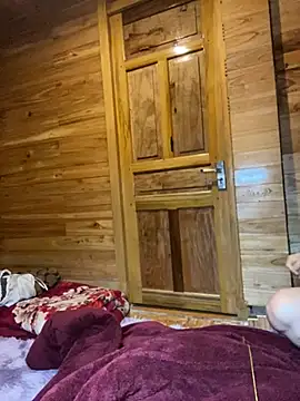 Snapshot of violet-00 chatting on February 5, 2026, 12:28 am violet-00 online show from February 5, 2026, 12:28 am