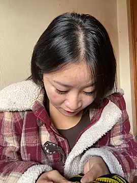 violet-00 online show from November 15, 2025, 2:15 am