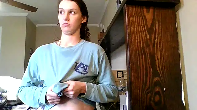 brunettebabexo3 online show from January 5, 2026, 9:07 pm