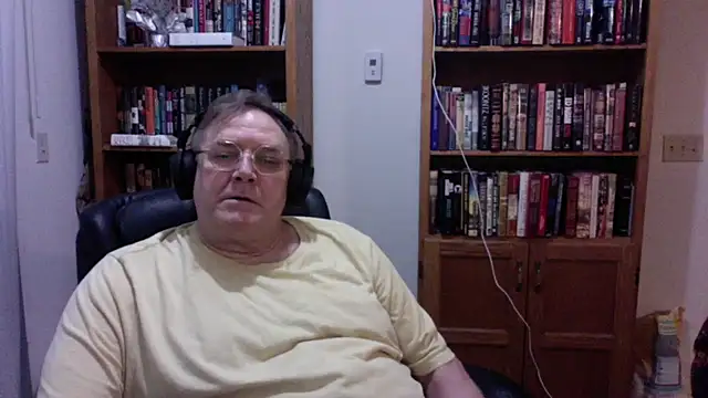 Snapshot of Vinyl22@xh chatting on June 22, 2026, 3:01 am Vinyl22xh online show from June 22, 2026, 3:01 am