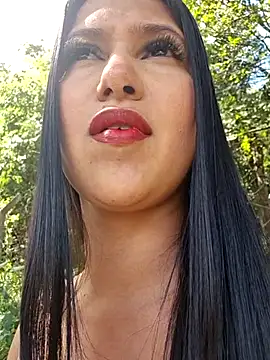 graziele00 online show from May 12, 2026, 4:46 pm