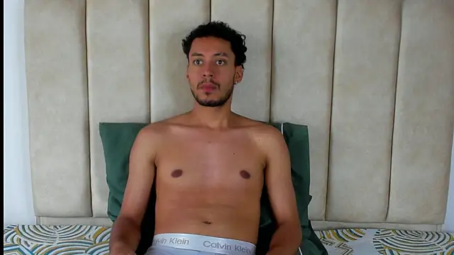 aroncooper1 online show from October 16, 2025, 5:43 pm