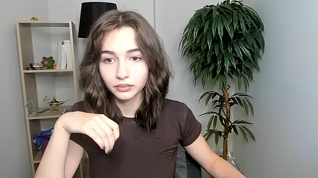 LettySlovacek online show from September 23, 2025, 11:06 am