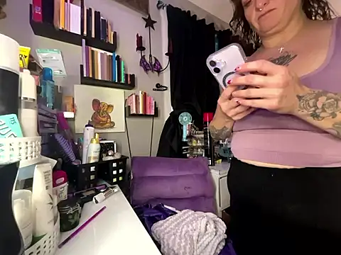 Snapshot of 88heygirlhey88 chatting on January 12, 2026, 6:04 pm 88heygirlhey88 online show from January 12, 2026, 6:04 pm