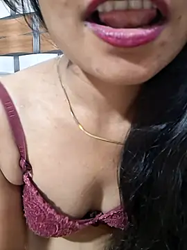 Snapshot of Soni_cute86526 chatting on June 2, 2026, 4:34 am Soni cute86526 online show from June 2, 2026, 4:34 am