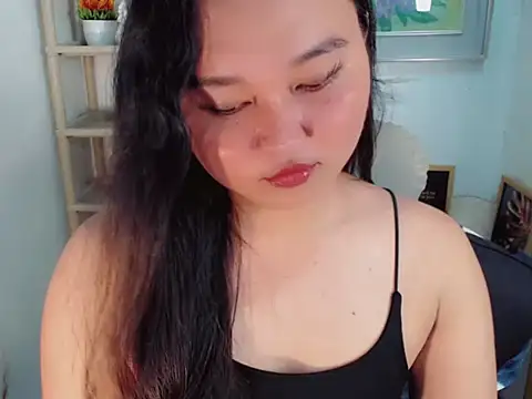 Snapshot of Eyes-on-me chatting on June 18, 2026, 6:56 am Eyes-on-me online show from June 18, 2026, 6:56 am