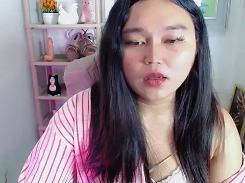 Snapshot of Eyes-on-me chatting on June 11, 2026, 2:53 am Eyes-on-me online show from June 11, 2026, 2:53 am