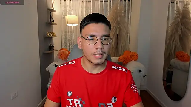 marcuswildx online show from October 7, 2025, 11:44 am