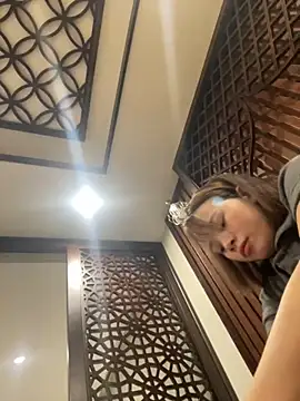 EllieYun online show from October 5, 2025, 1:02 pm