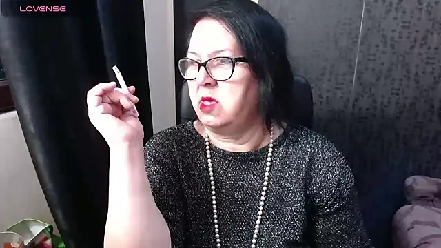 MissSanjanne online show from May 18, 2026, 2:33 am