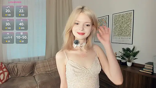 LaureMestler online show from November 7, 2025, 7:35 am