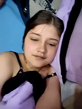 Krystal Heartss online show from March 21, 2026, 11:47 am