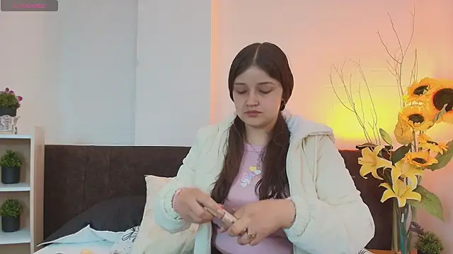 Krystal Heartss online show from March 18, 2026, 12:51 pm