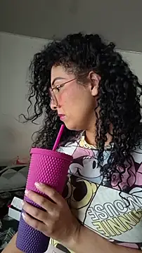 LondonHilton online show from March 12, 2026, 8:57 pm