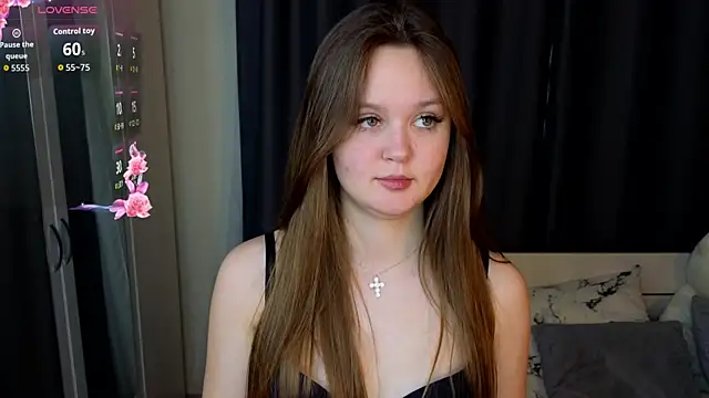 ElenoreReth online show from April 28, 2026, 2:27 am