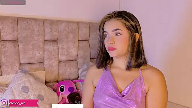 LunaOcampo  online show from October 14, 2025, 8:31 pm