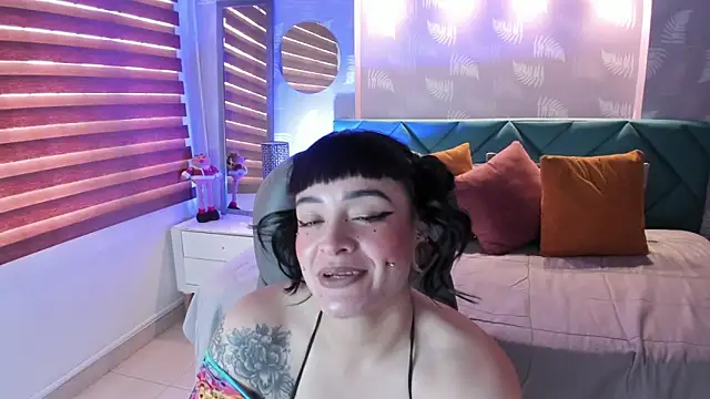 Antonela vargas online show from November 24, 2025, 12:49 pm