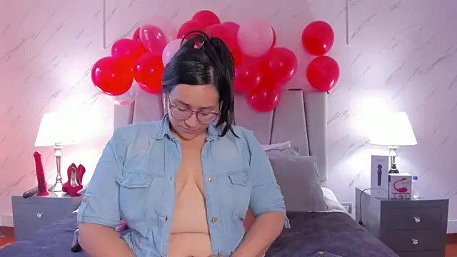 Snapshot of Michell_Monet chatting on February 15, 2026, 1:21 pm Michell Monet online show from February 15, 2026, 1:21 pm