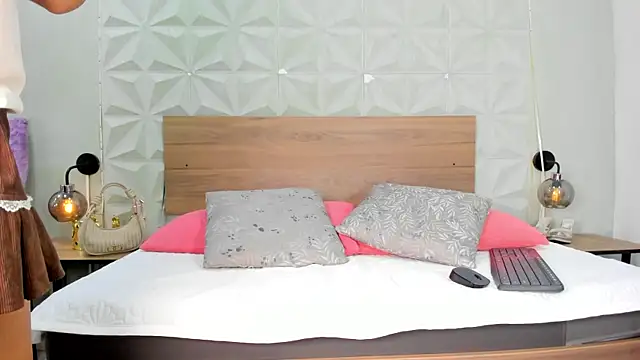 ValeryTrans  online show from July 3, 2026, 1:28 pm