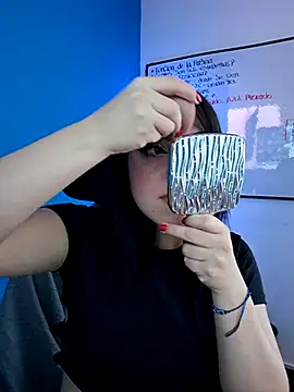 Zafira  online show from November 12, 2025, 5:28 pm