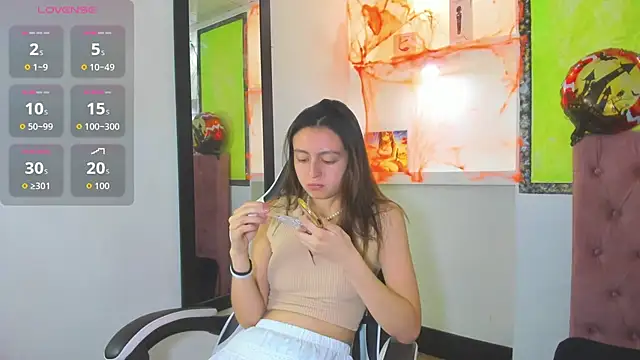 lala clark online show from October 30, 2025, 11:41 am