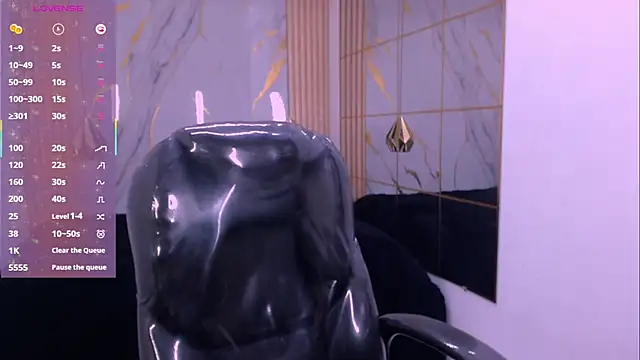 kat 96  online show from December 13, 2025, 8:04 pm