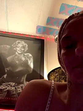 blondebarbiebae online show from September 23, 2025, 8:21 am