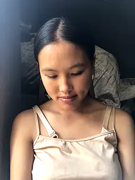 Mai lovely online show from October 6, 2025, 4:46 am