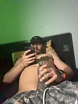 wwolfxxx online show from October 27, 2025, 9:05 pm