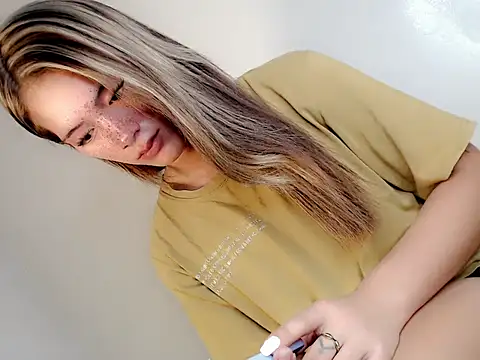 ashley bombshell online show from June 27, 2026, 9:32 pm