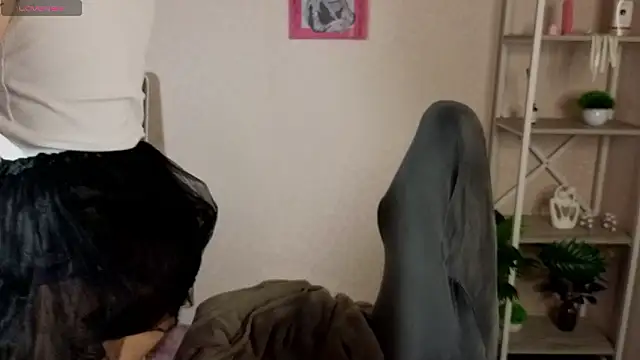 Al1ice Moures online show from March 7, 2026, 9:16 am