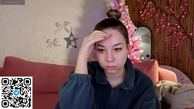 Al1ice Moures online show from January 7, 2026, 1:21 am