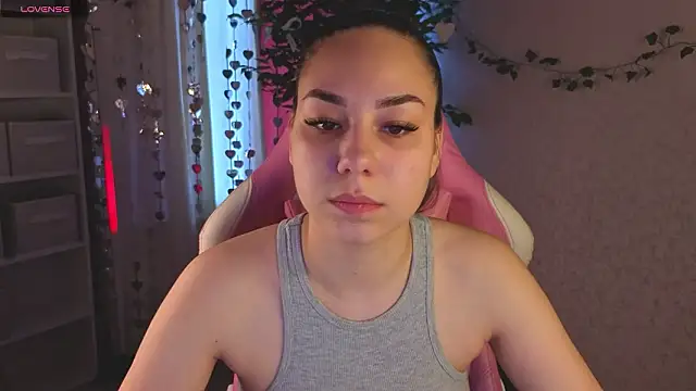 Al1ice Moures online show from March 17, 2026, 9:23 am