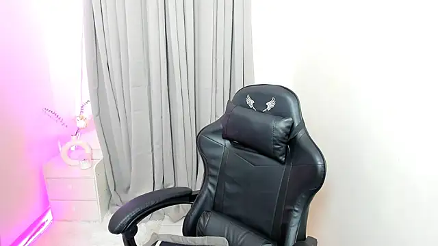 Snapshot of BubbbleButtDemi chatting on April 3, 2026, 1:50 pm BubbbleButtDemi online show from April 3, 2026, 1:50 pm