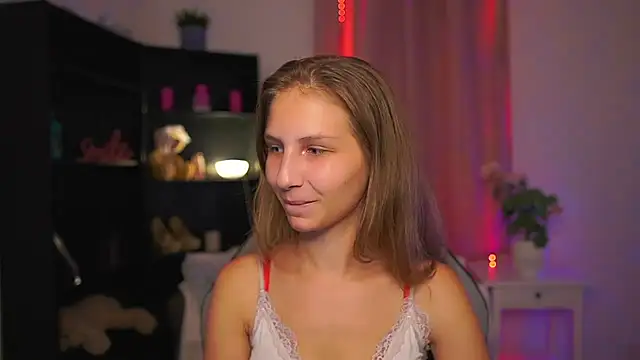 Snapshot of emmie_murray chatting on August 6, 2026, 6:25 pm emmie murray online show from August 6, 2026, 6:25 pm