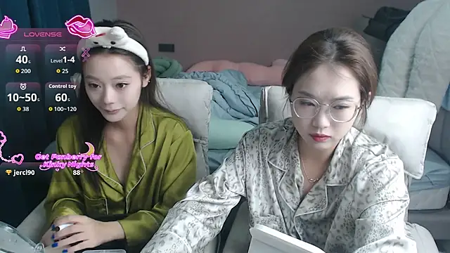 redrose520 online show from December 21, 2025, 12:18 pm