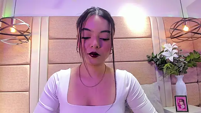 AriaBelles online show from October 10, 2025, 2:51 pm