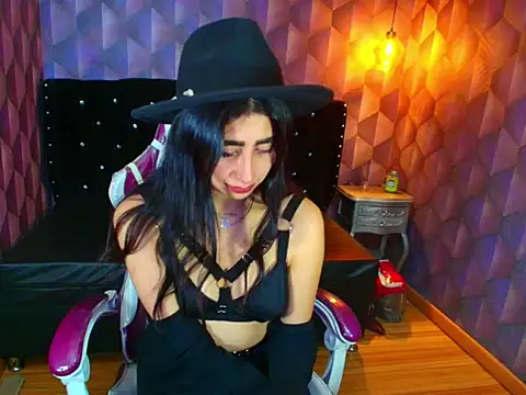Nanisshawna online show from October 29, 2025, 3:38 am