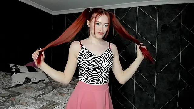 Red FoxGirl online show from October 22, 2025, 5:12 pm