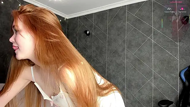 Red FoxGirl online show from February 24, 2026, 4:19 pm