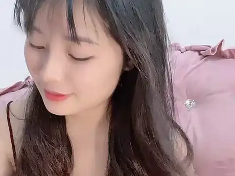 Snapshot of Lie_liee chatting on May 8, 2026, 1:48 pm Lie liee online show from May 8, 2026, 1:48 pm
