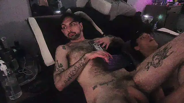 hungbot online show from November 16, 2025, 9:14 am